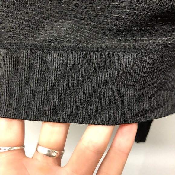 Lululemon Mesh Long Sleeve Top Size 8 Black - Picture 8 of 8
